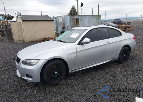 2010 BMW 328I xDrive z USA, uszkodzony, nr VIN WBAWC3C5XAPC88063